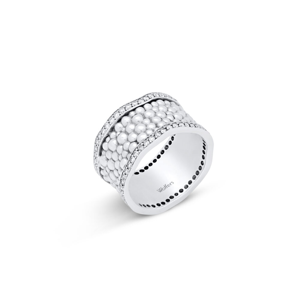 Bague en caviar