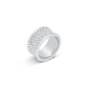 Bague en caviar