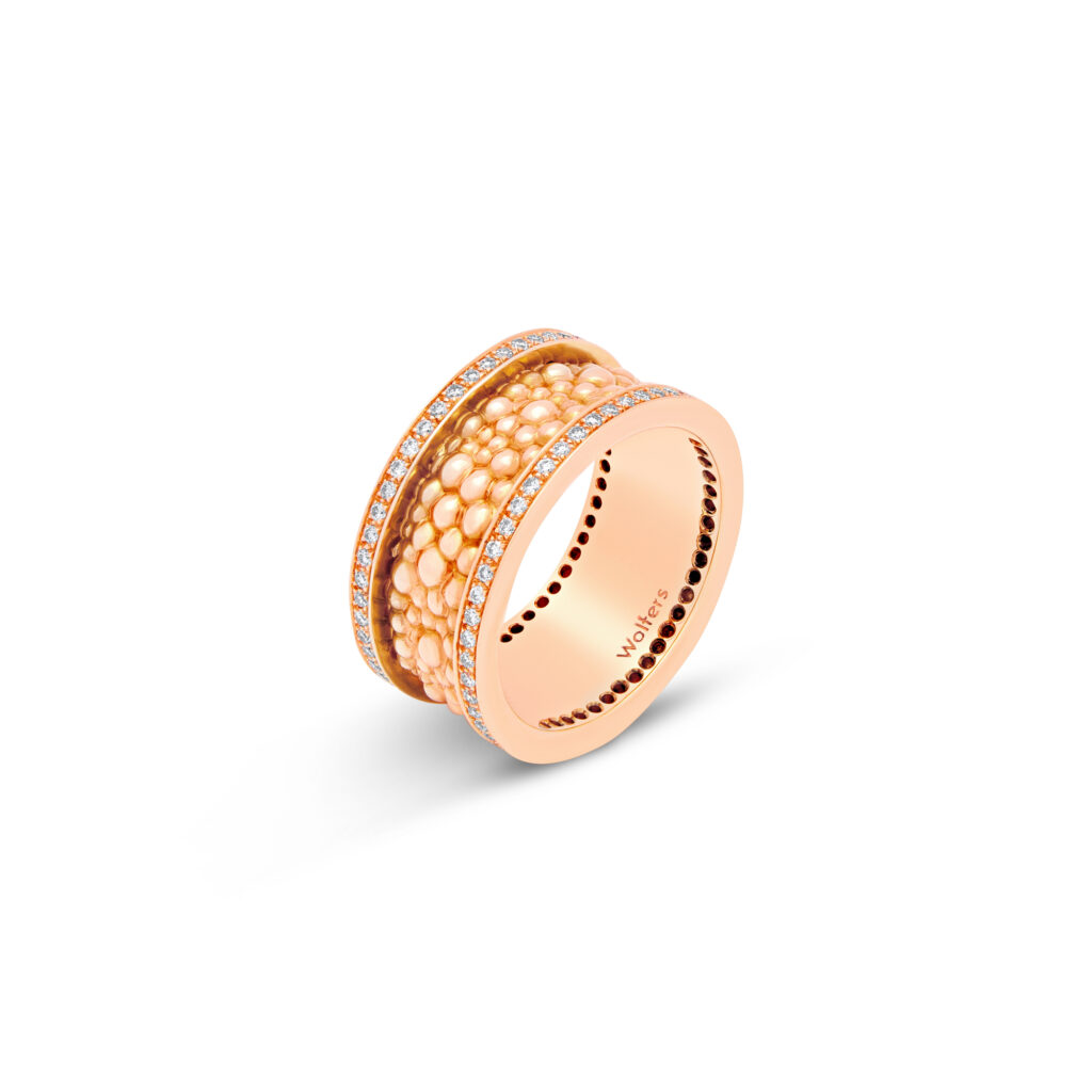 Bague en caviar