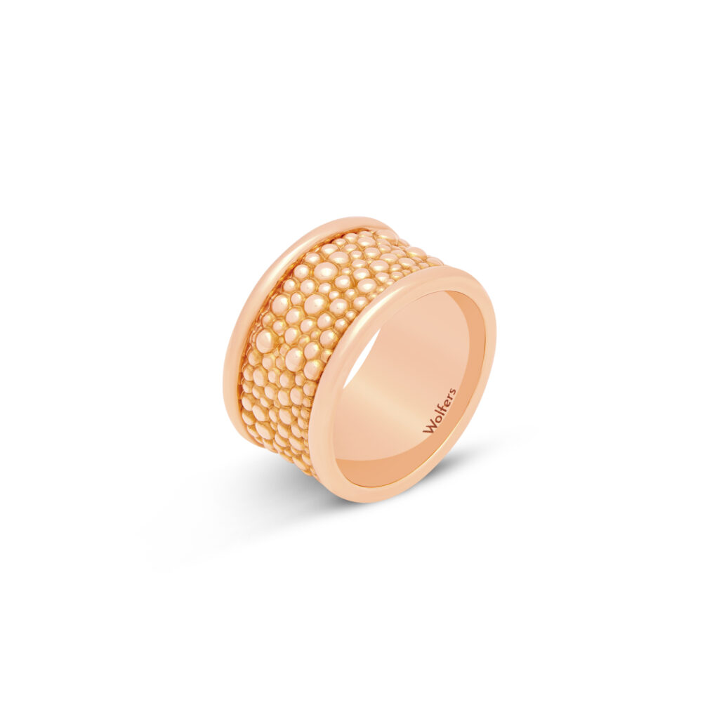 Bague en caviar