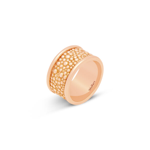 Bague en caviar