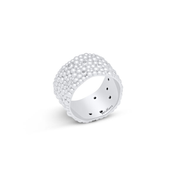 Caviar ring